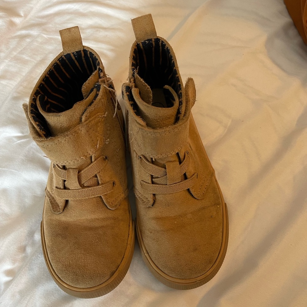 Cat and jack boots